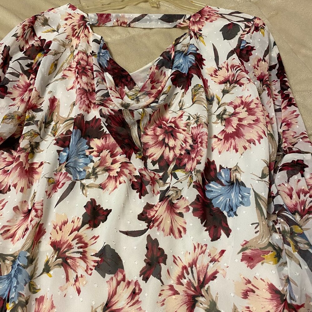 White House Black Market Sheer Floral V Neck Top - Picture 11 of 12